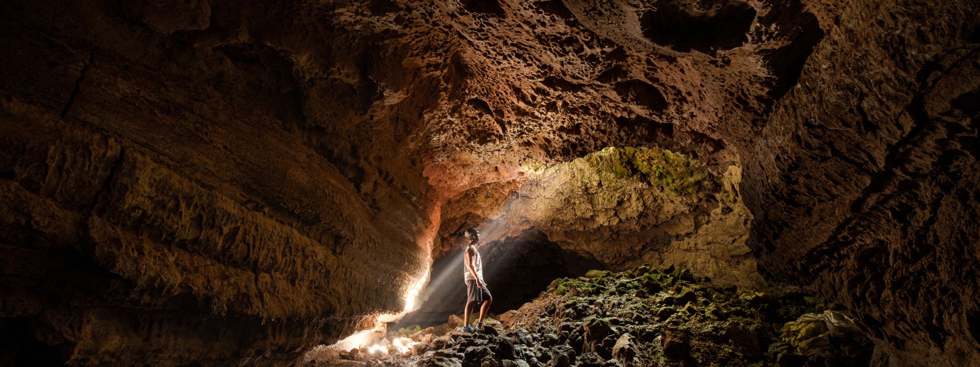 Conheça os Vulcões e Grutas Subterrâneas da Ilha Terceira