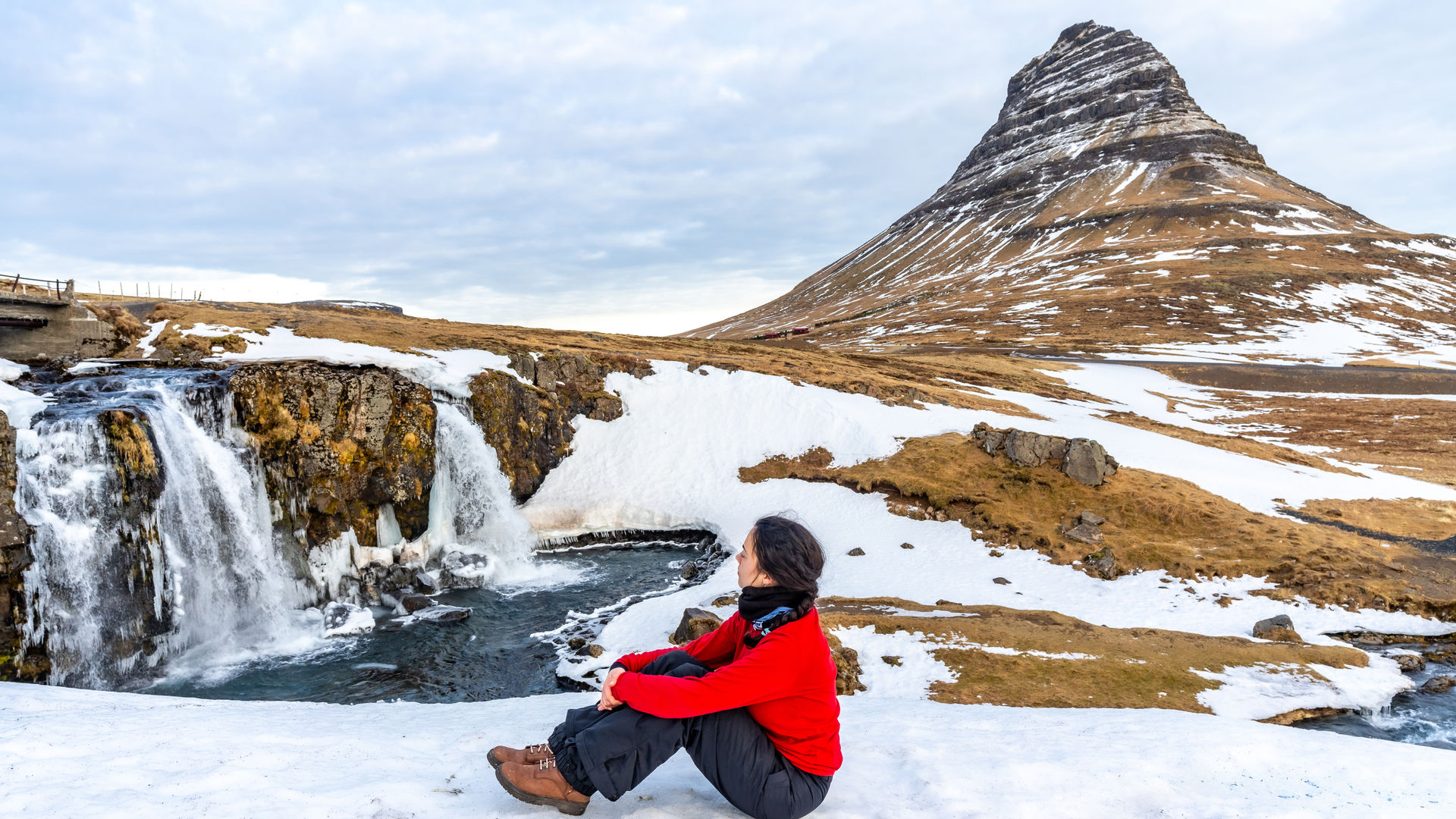 Montanha Kirkjufell e a Cascata Kirkjufellsfoss