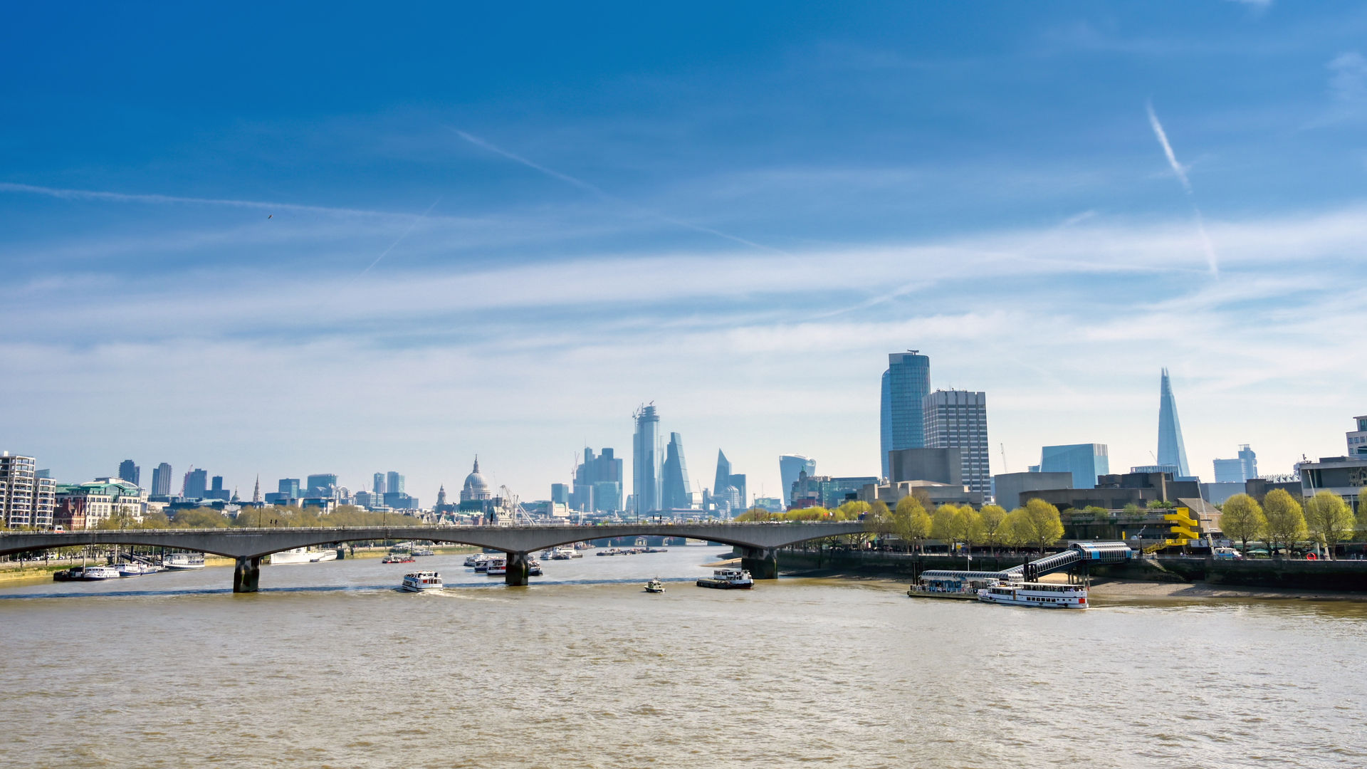 Rio Tamisa e Ponte Waterloo