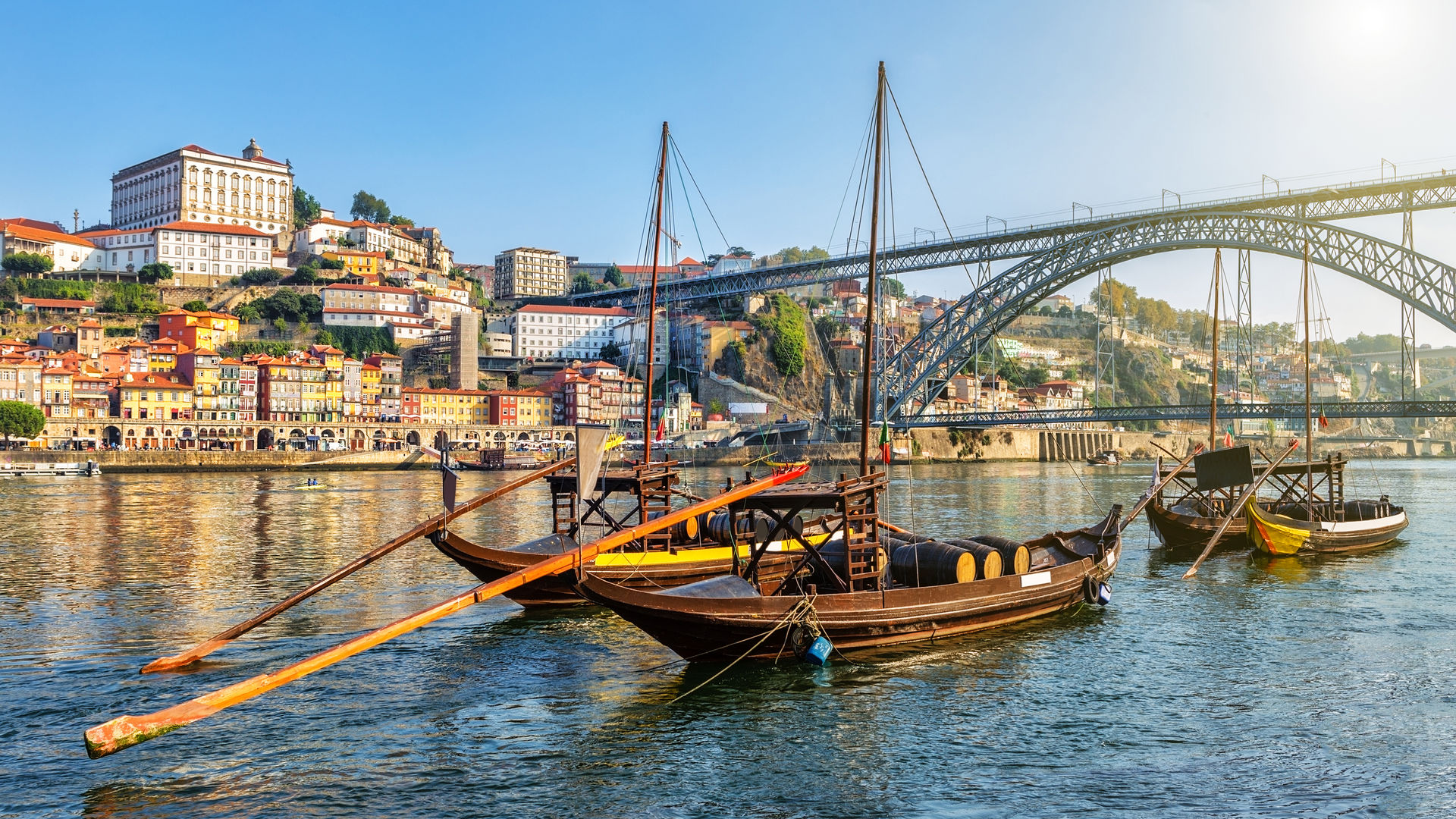 Iconic views of Porto along the Douro River