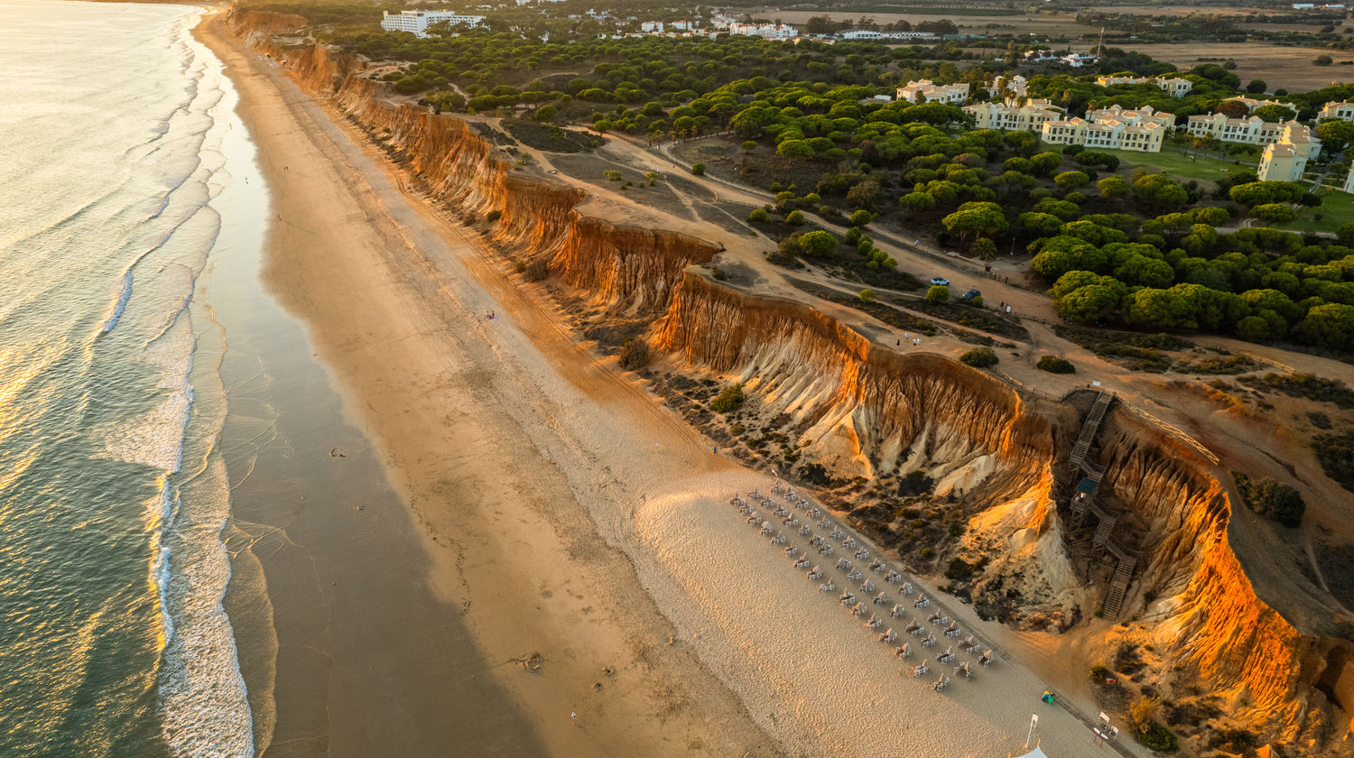 <p>&nbsp;Praia da Falésia</p>