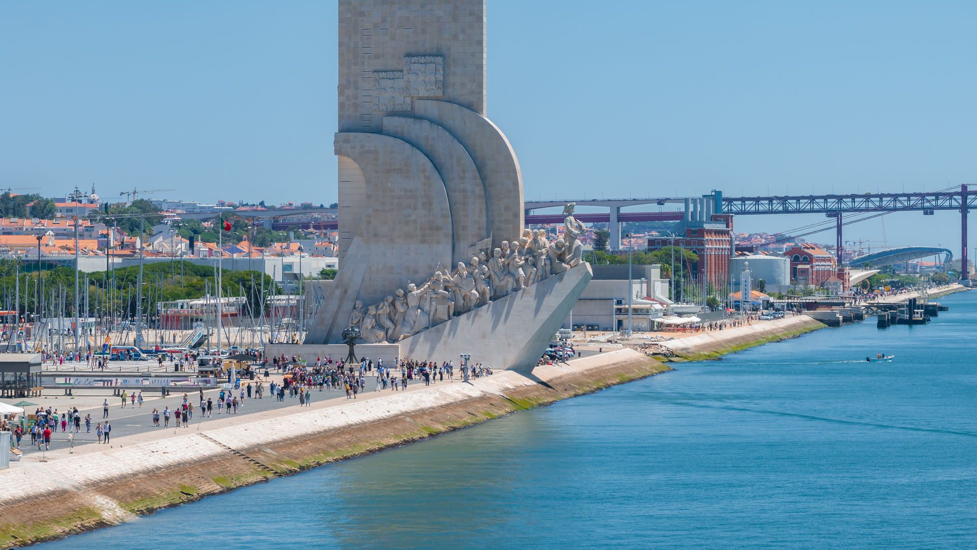 Padrão dos Descobrimentos Along the Tagus, Lisbon, Portugal