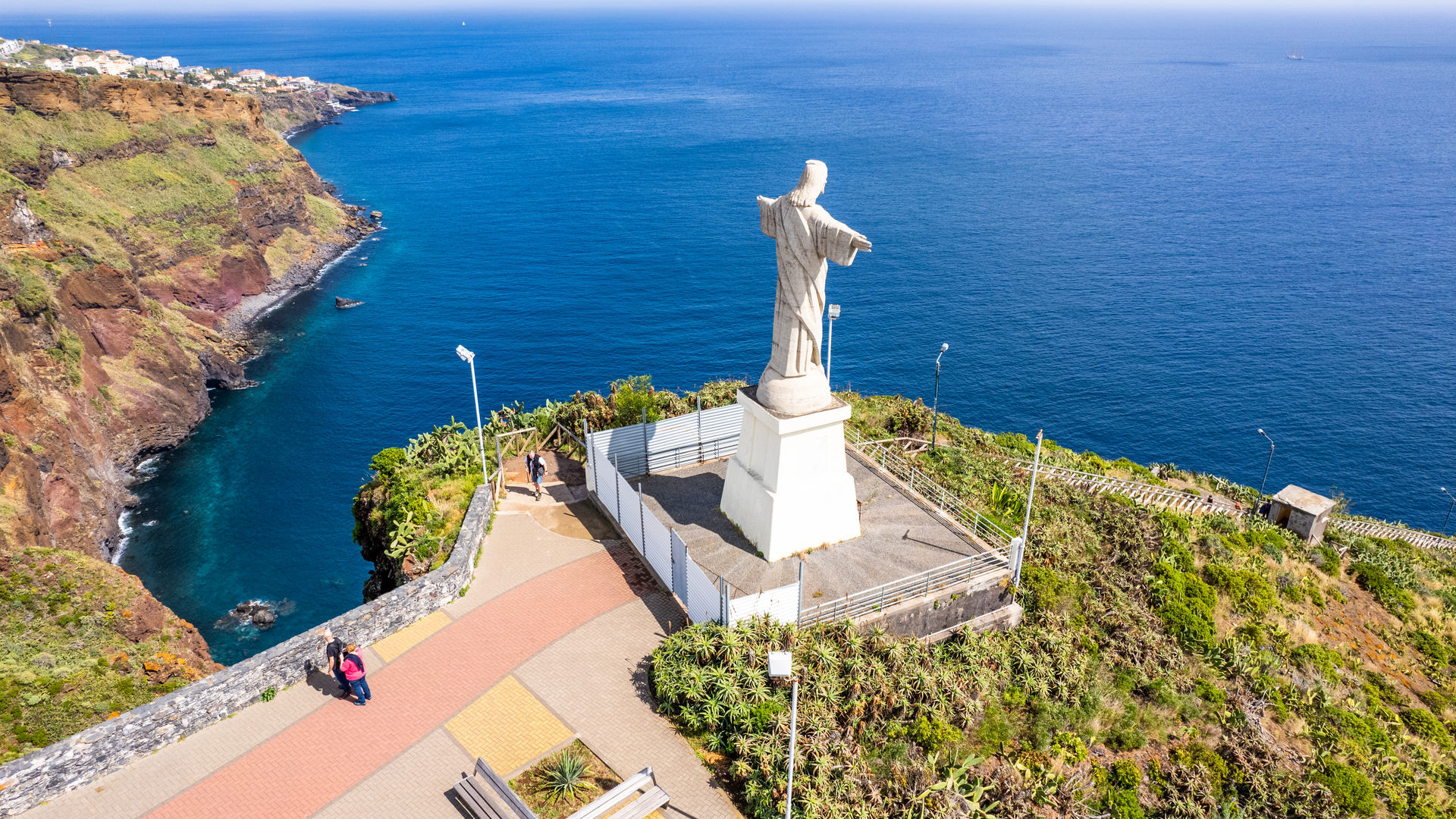 Cristo Rei, Caniço, Madeira