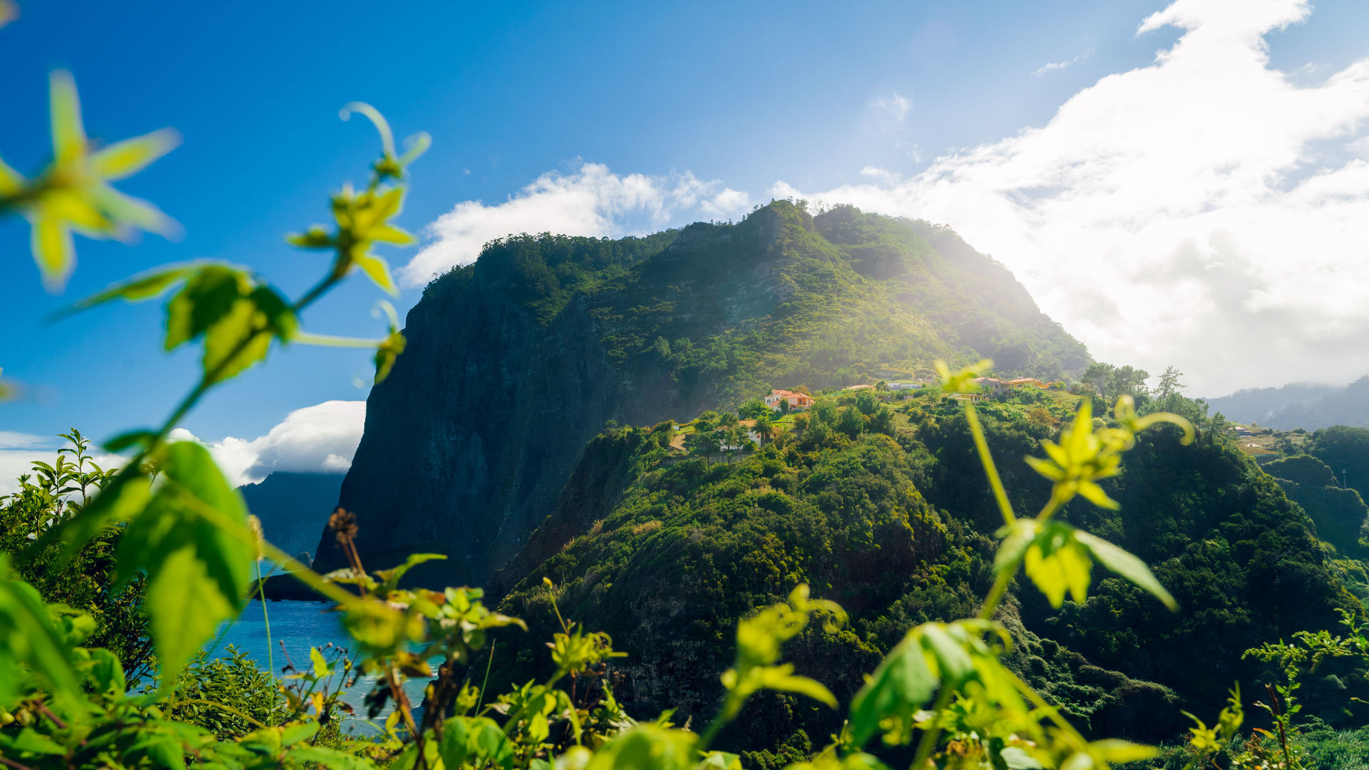 Breathtaking Views from the Guindaste Viewpoint, Madeira