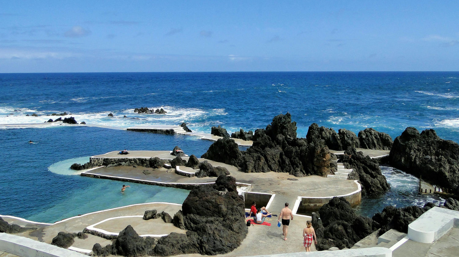 <p><strong>Arrival and the Drive to Porto Moniz</strong></p>