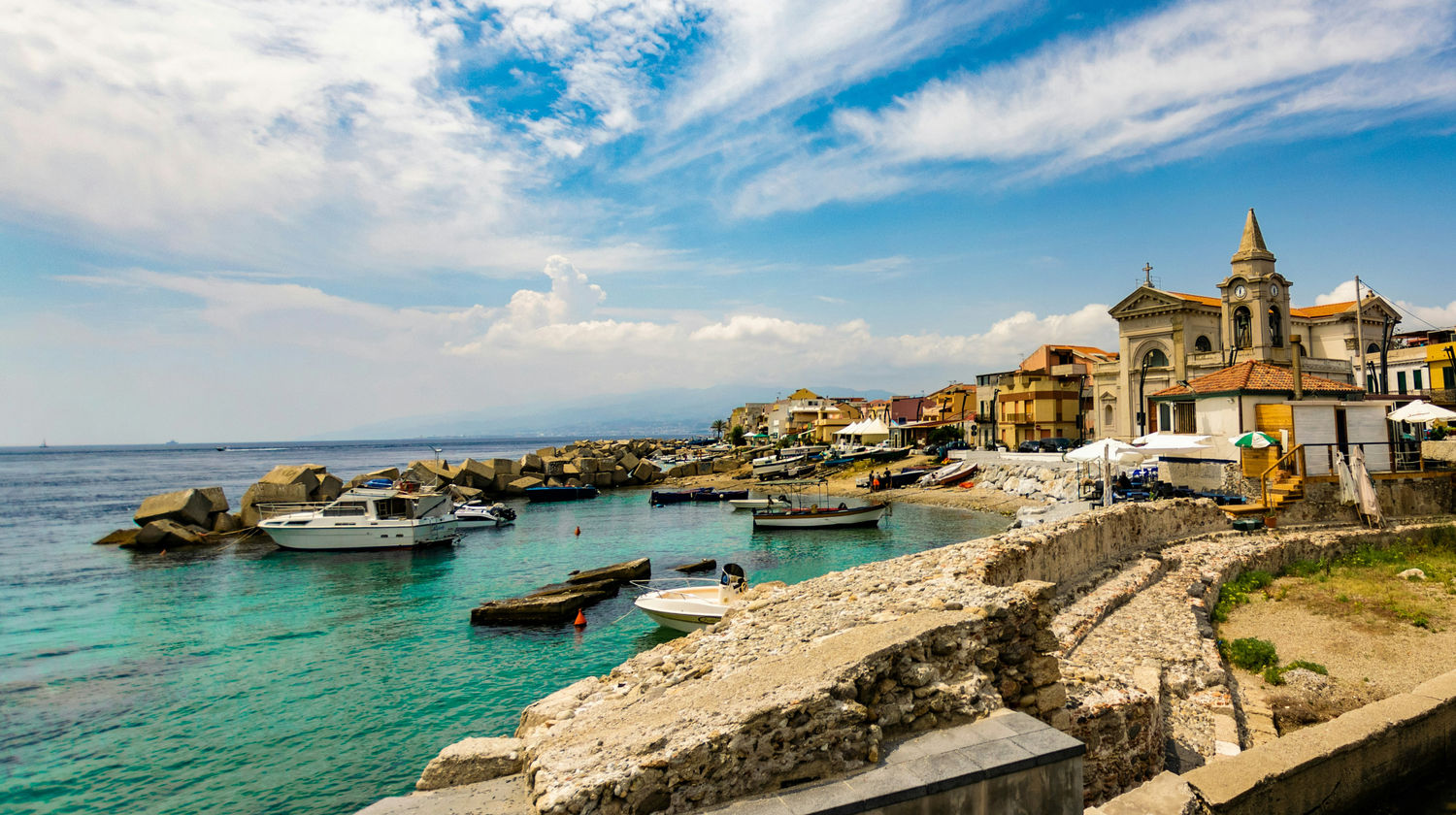 <p><strong>Messina, Sicily, Italy (7:00 AM - 6:00 PM)</strong></p>