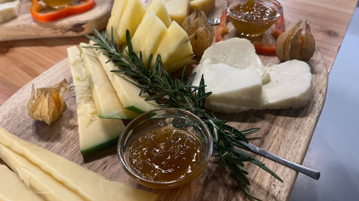 <p><strong>Cheese &amp; Wine Tasting (Included)</strong></p>