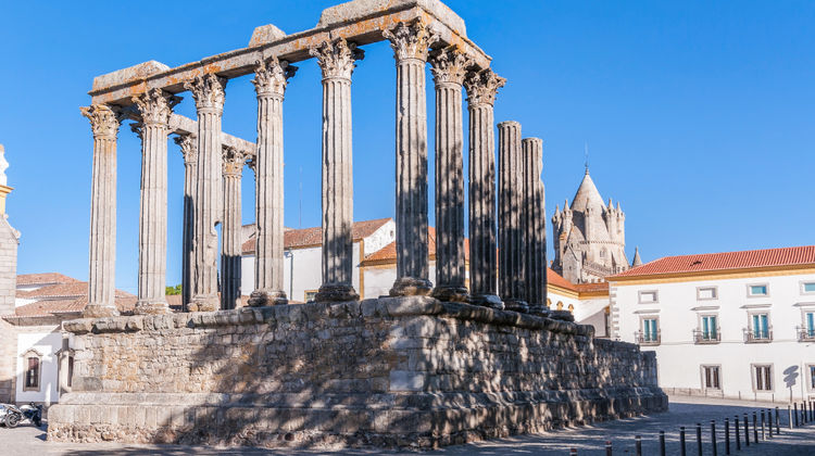 <p><strong>Drive to Évora (approx. 2.5 hours)</strong></p>