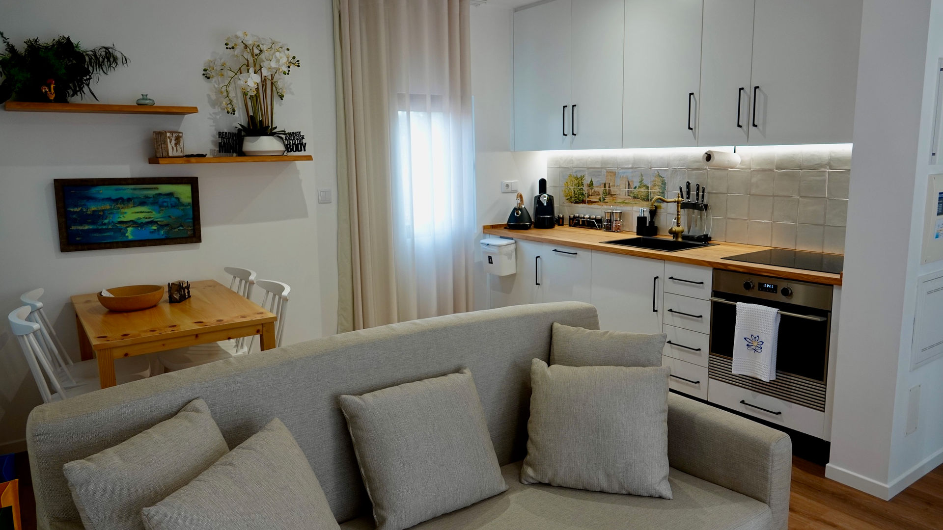 Details of Couch and Kitchen At Refúgio da Quinta Nere Maitia