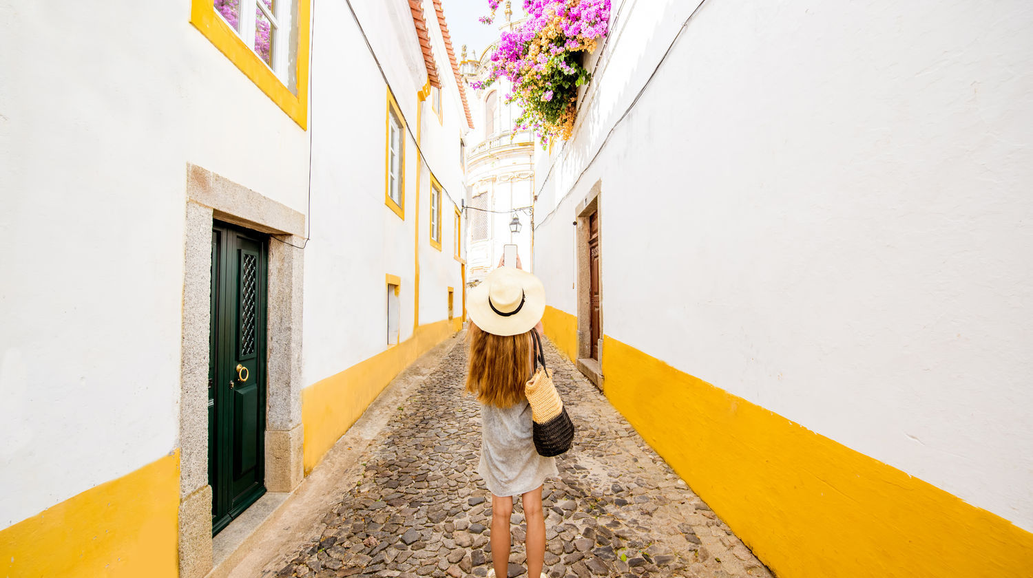 Évora Streets – Traditional Houses and Colorful Alleys