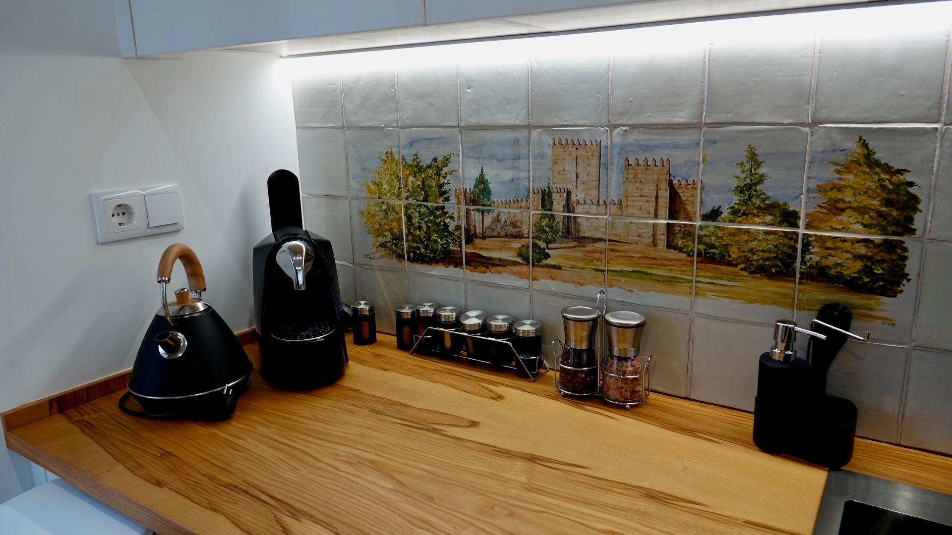 Every Detail Designed with Love — Even the Backsplash (Refúgio da Quinta Nere Maitia)