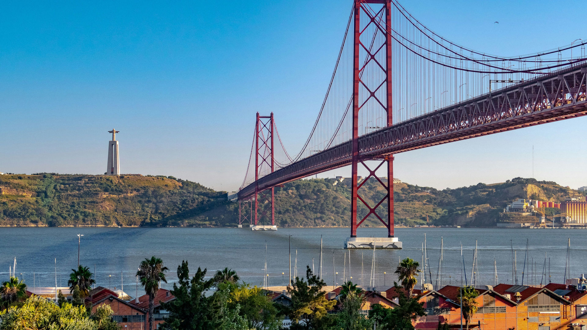 25 de Abril Bridge, Lisbon