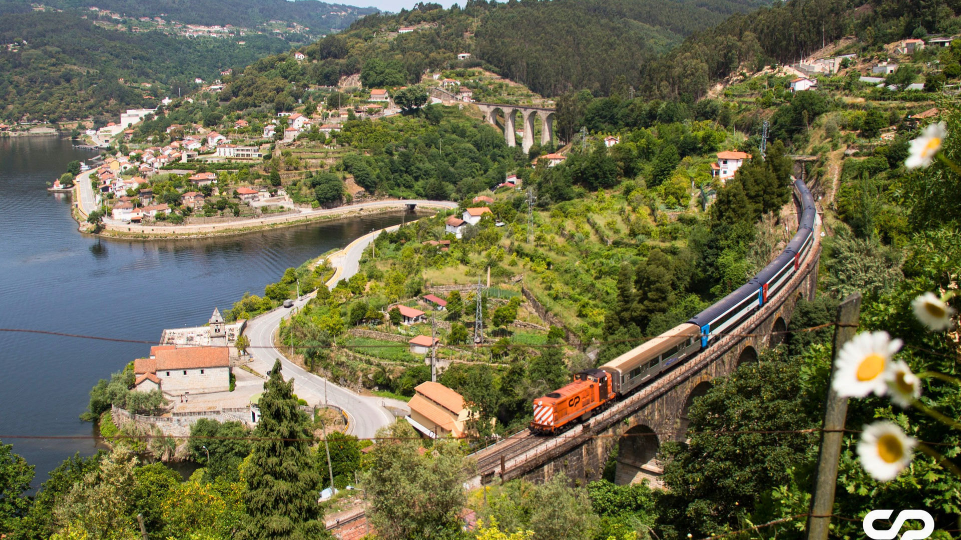 Douro Line Train, Douro Valley - Photo by CP