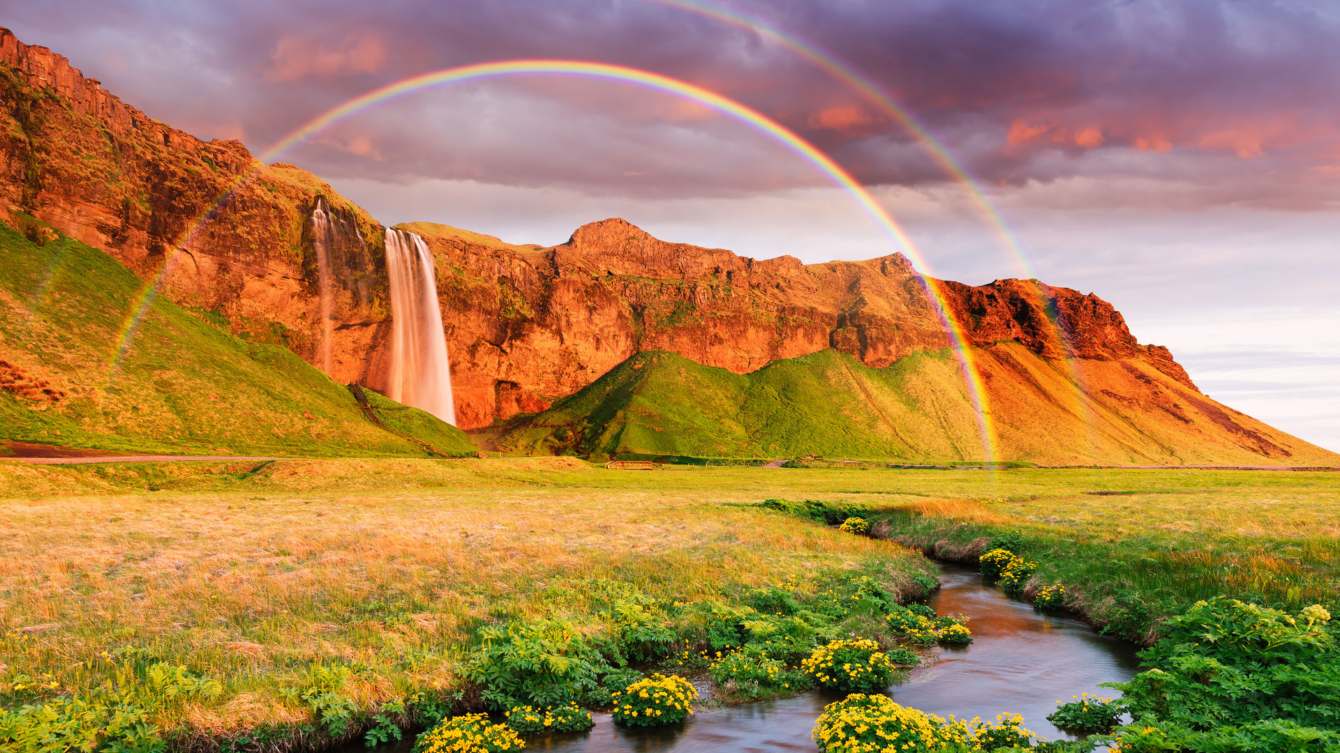 Kirkjufell Mountain and Kirkjufellsfoss, Snæfellsnes Peninsula, Iceland