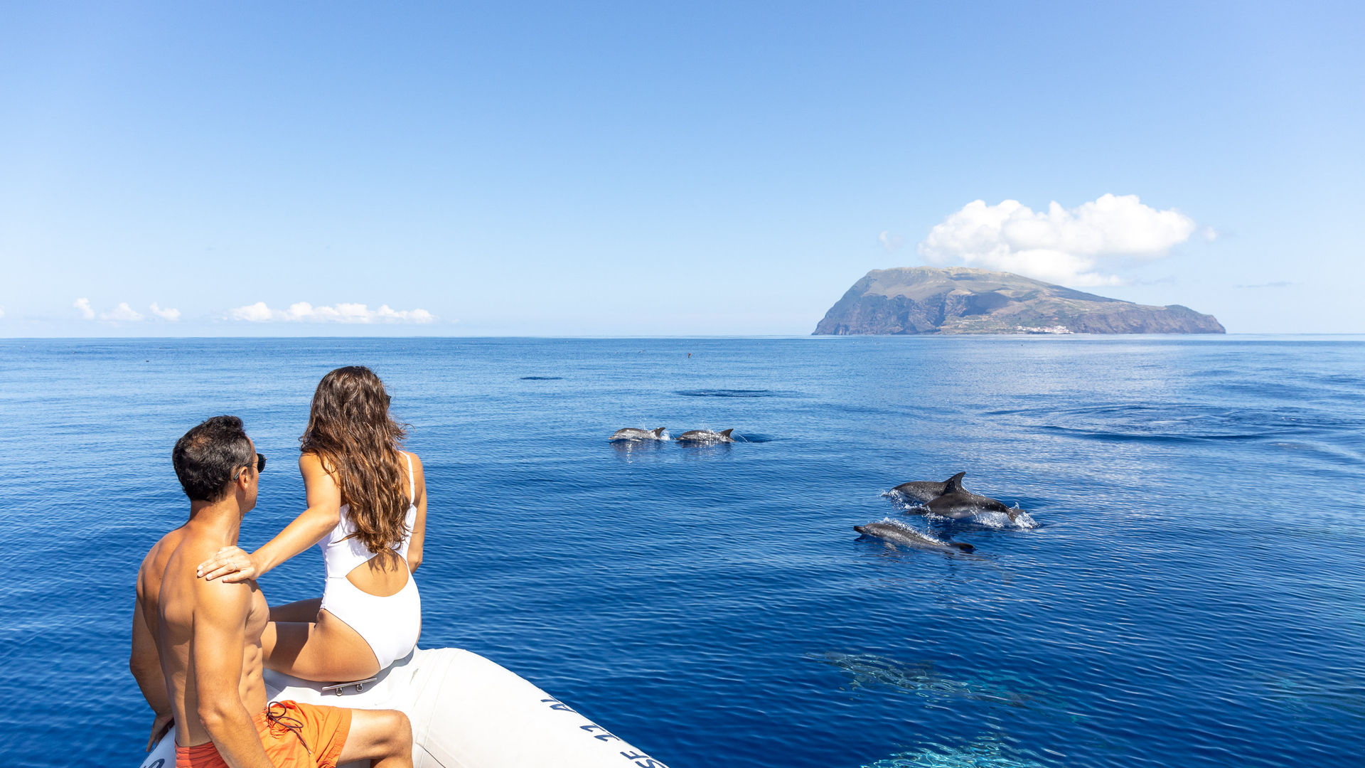 Viagem de Barco para a Ilha do Corvo