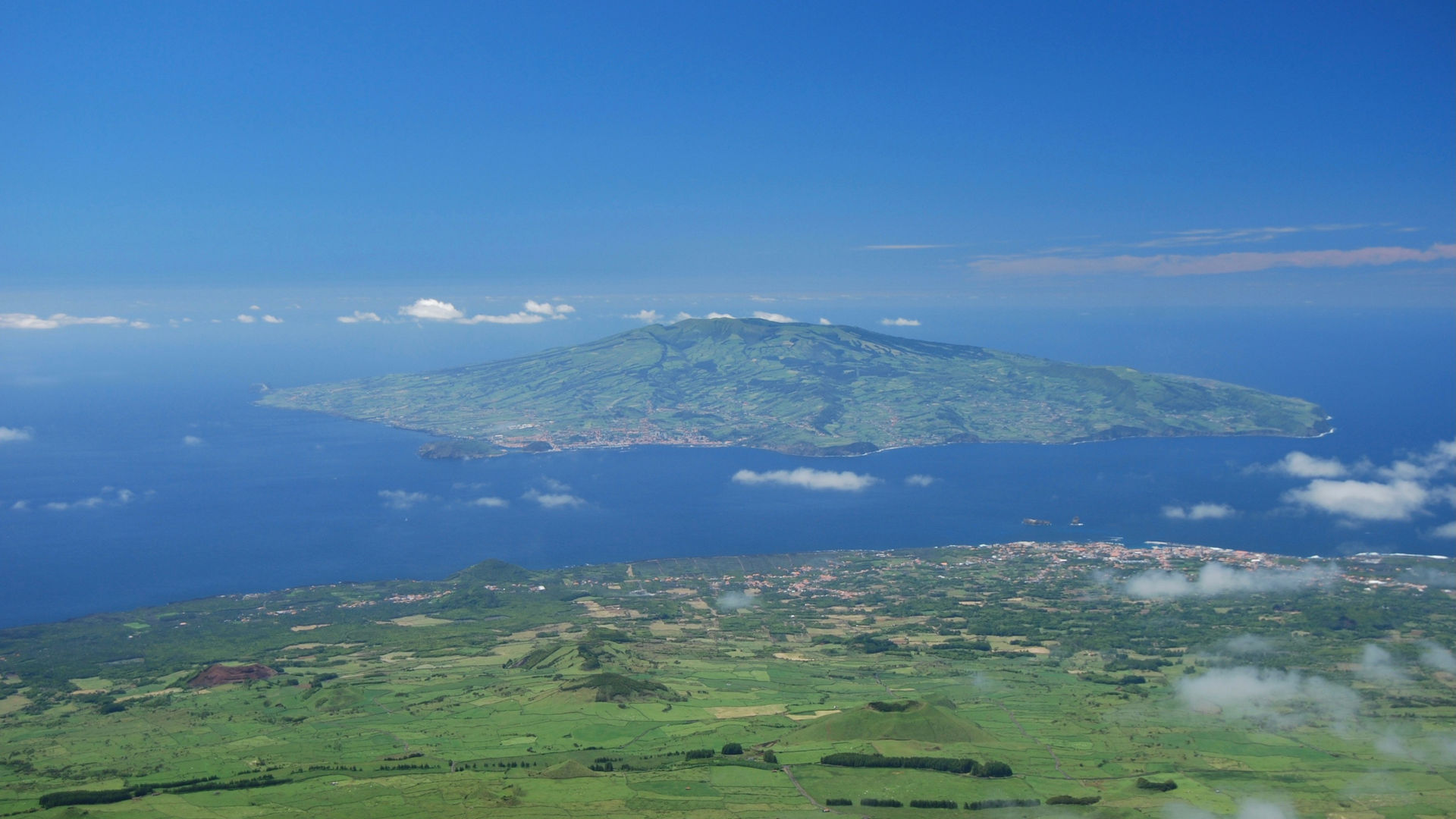 Ilha do Faial Vista da Ilha do Pico