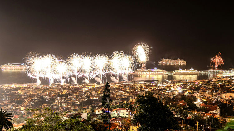 Espetáculo de Fogo de Artifício da Madeira