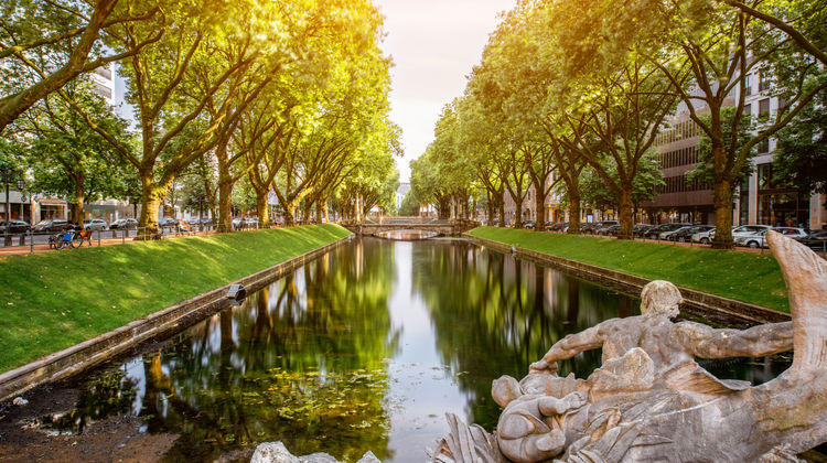 Avenida Königsallee, Dusseldorf