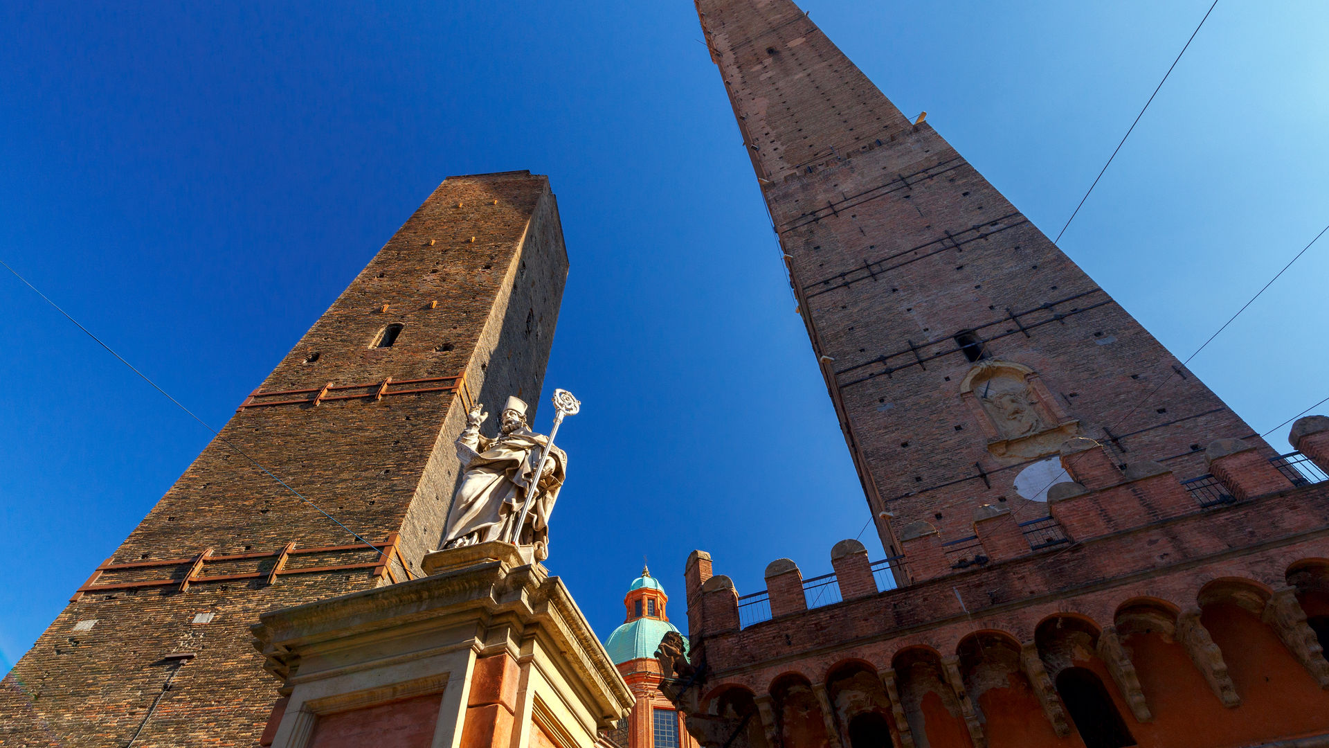 Duas Torres, Bolonha