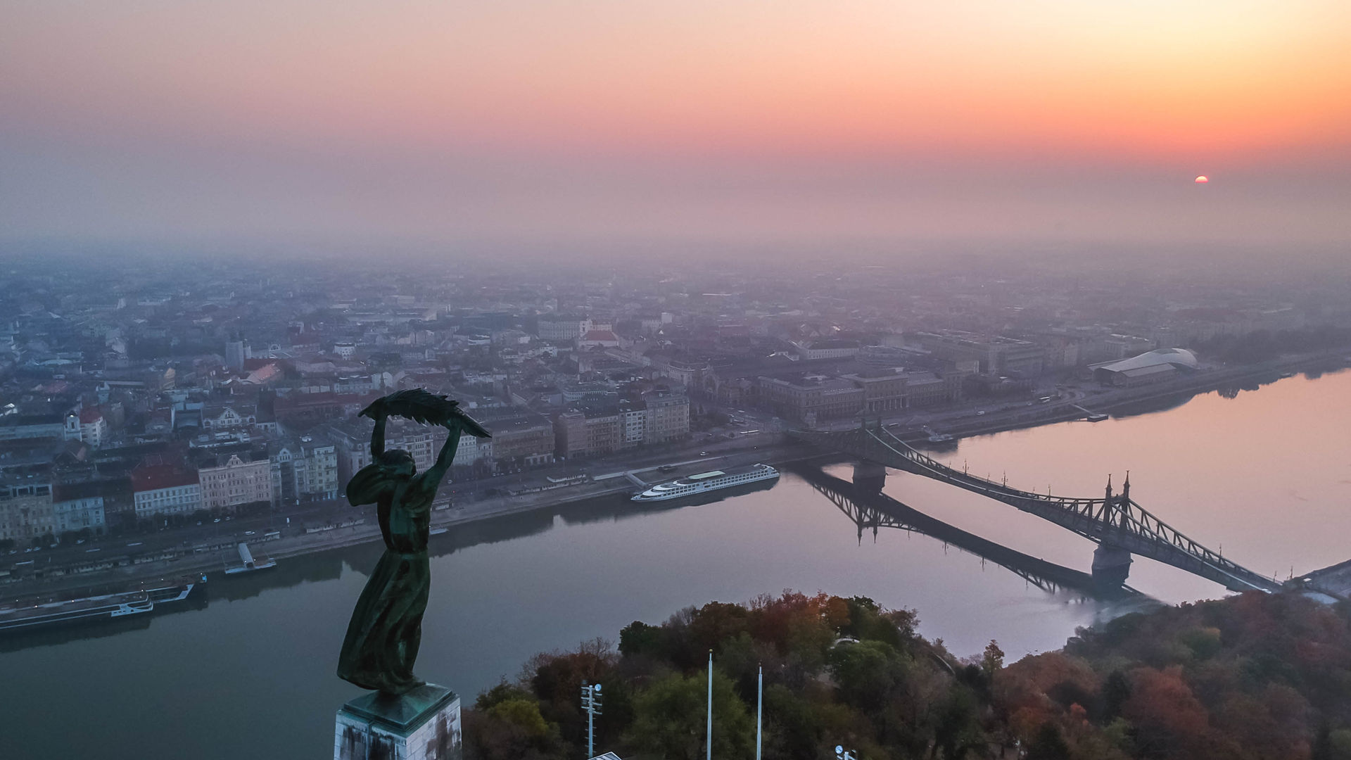 Estátua da Liberdade, Budapeste