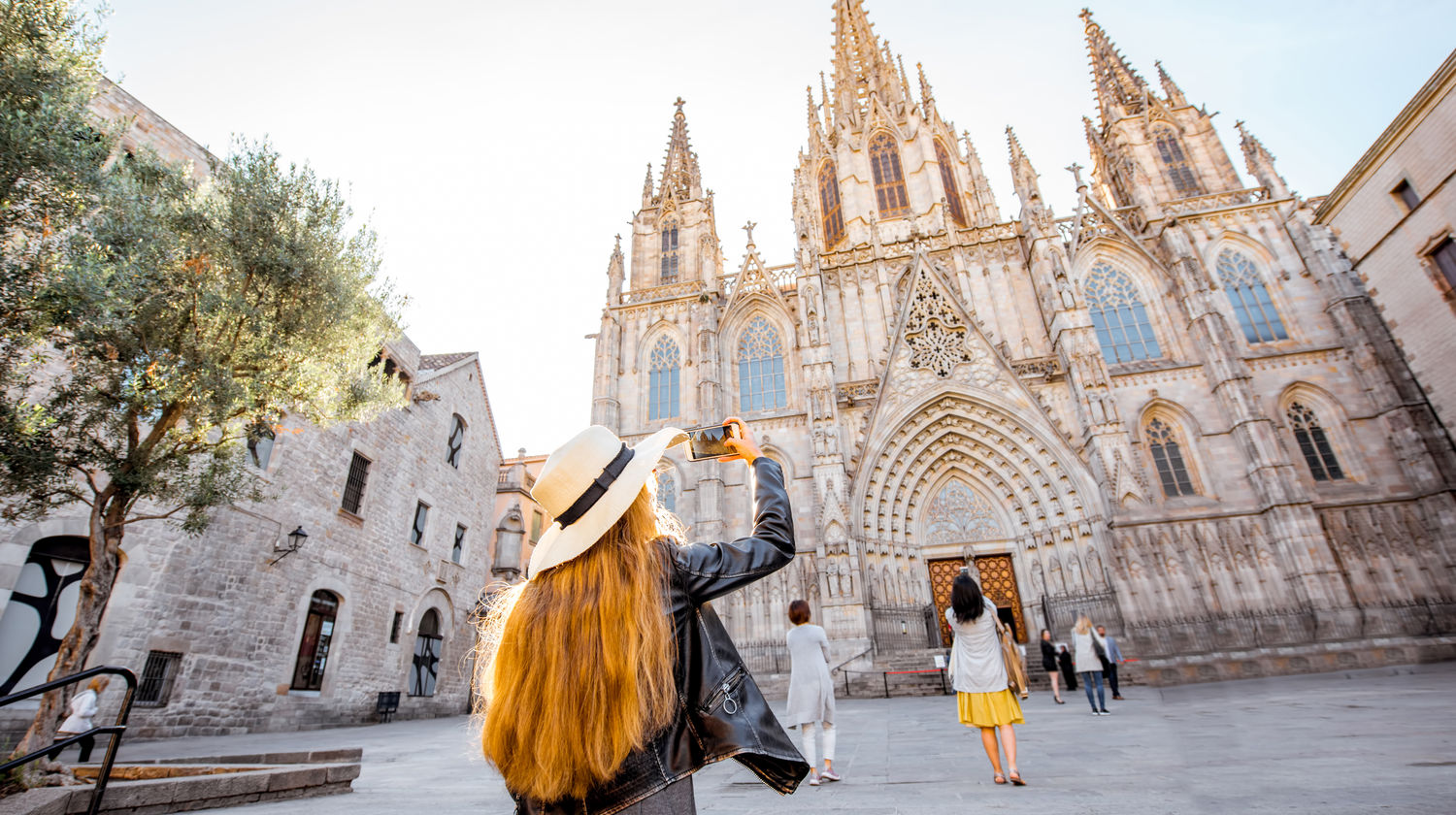 <b>Domingo: Desembarque em Barcelona, Espanha</b> 