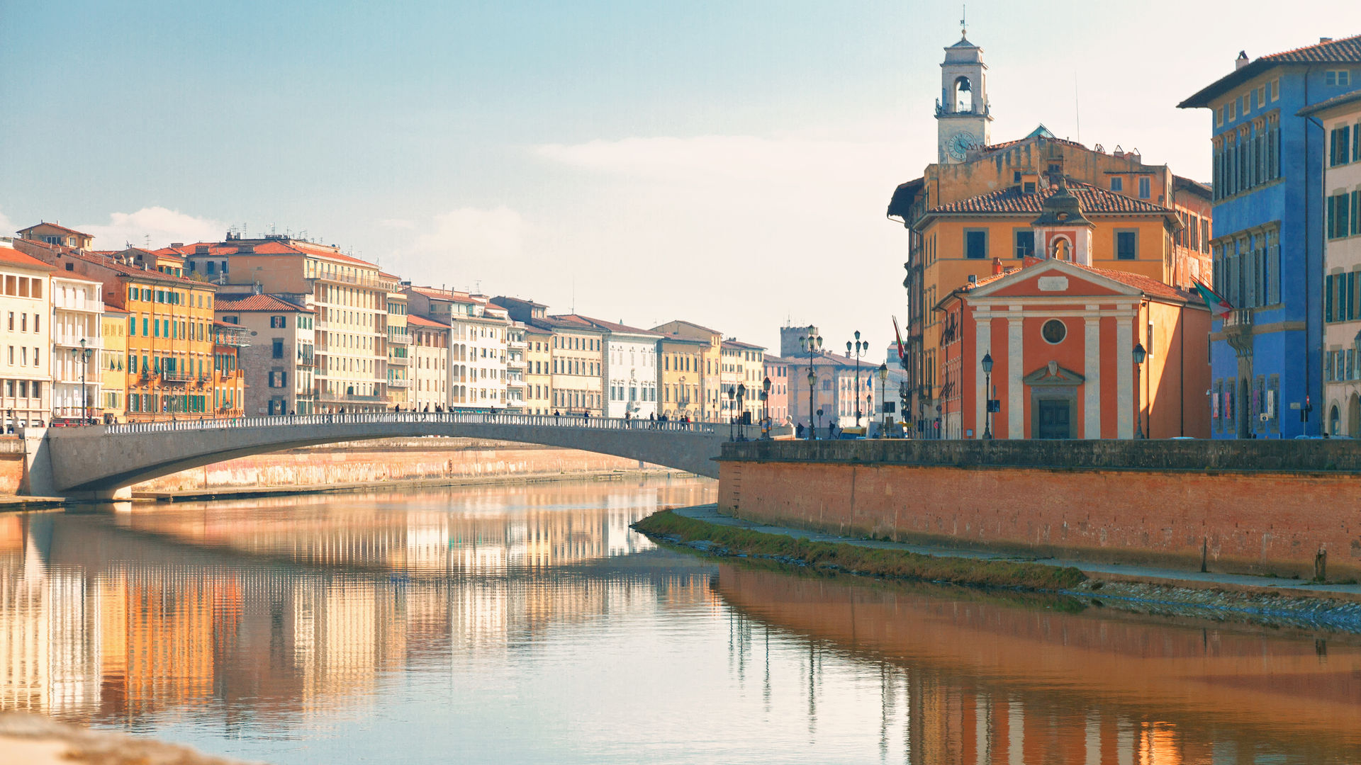 Pisa e Rio Arno, Itália