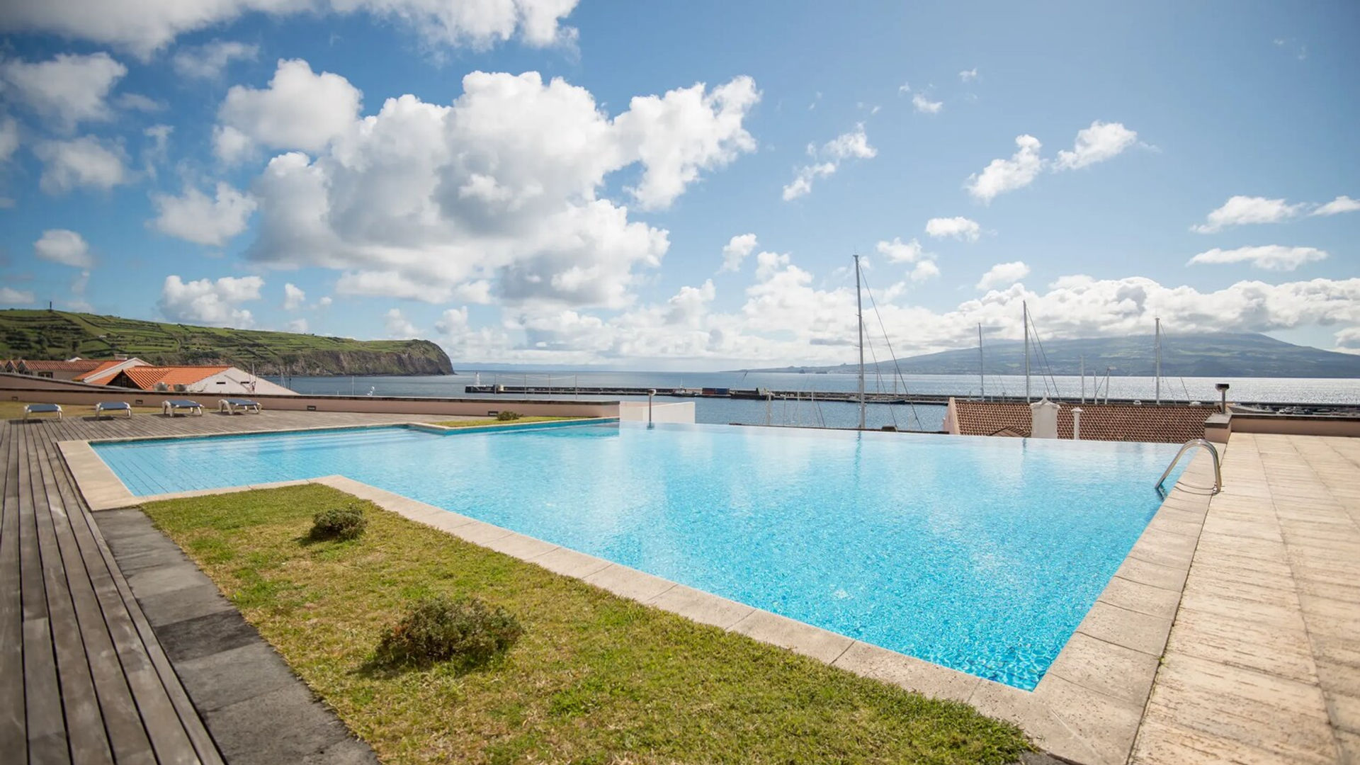 Pisicina Exterior - Azoris Faial Garden