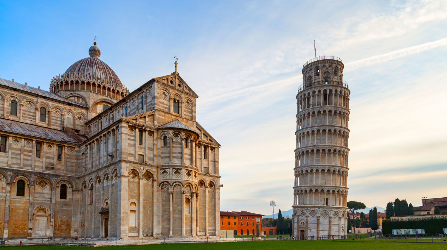 Torre Inclinada de Pisa (Torre pendente di Pisa) e a Catedral de Santa Maria Assunta, Pisa