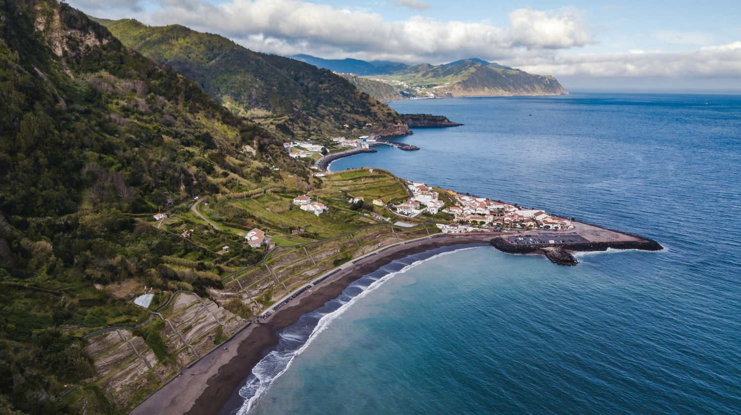 Praia do Fogo, Ribeira Quente