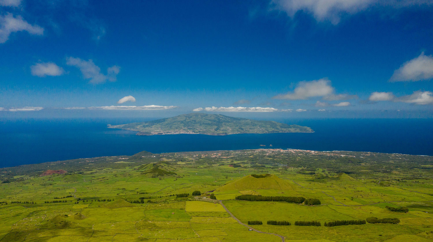 Ilha do Faial vista da Ilha do Pico