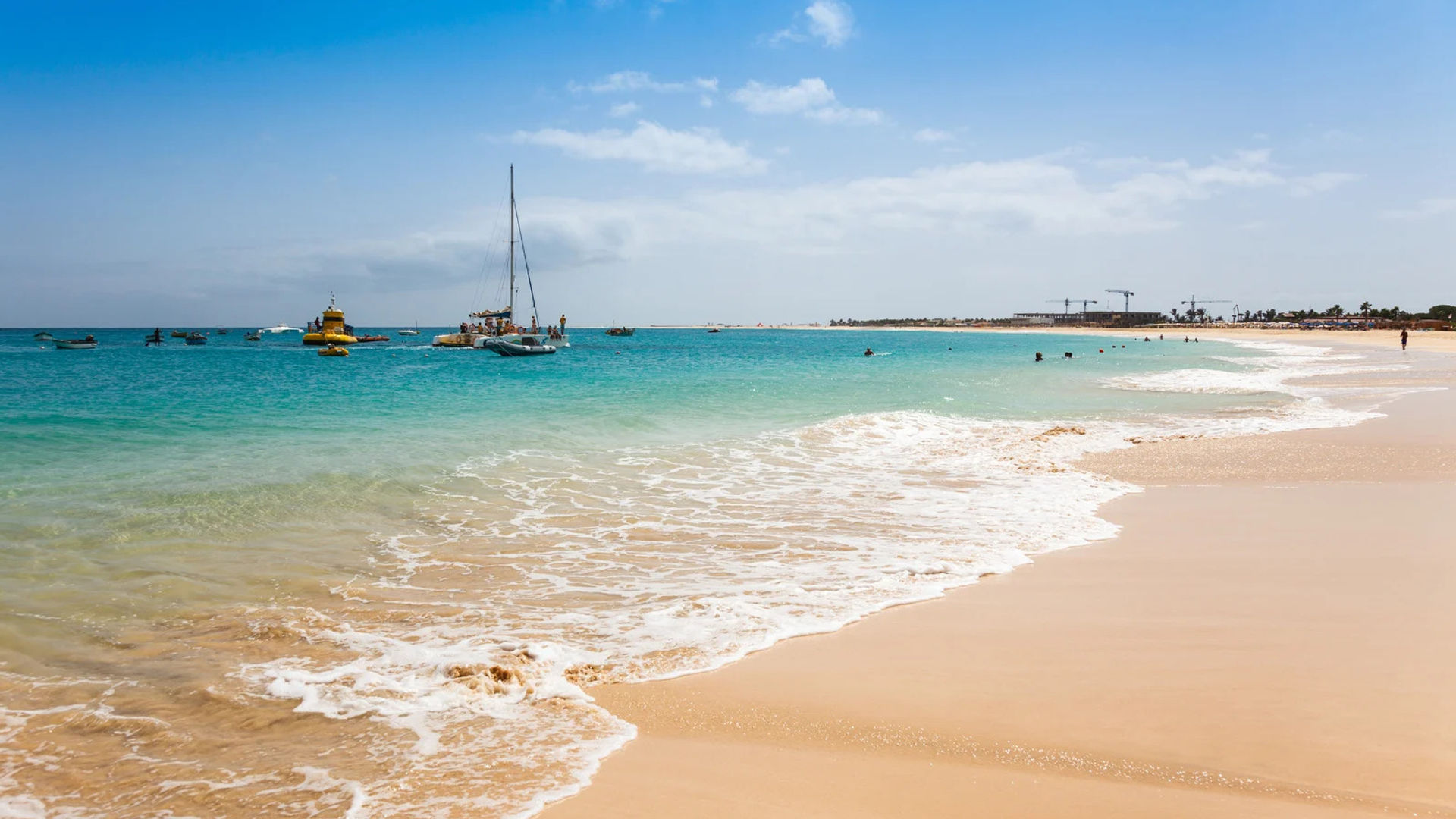 Praia de Santa Maria com mar calmo ©Samuel Borges Photography