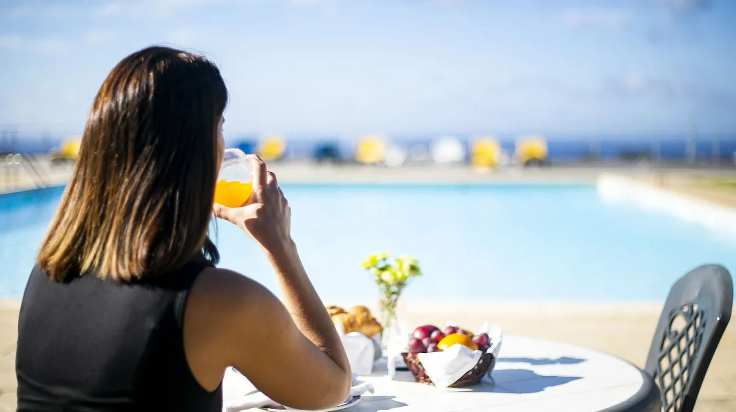 Terraço com vista para o mar