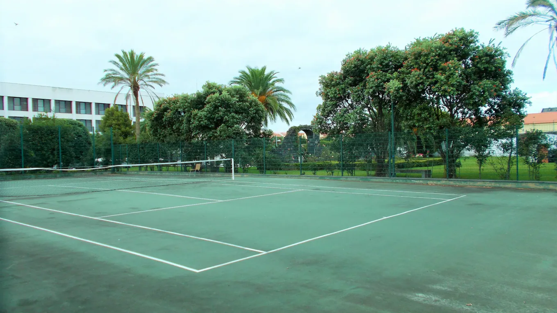 Campo de ténis do Azoris Royal Garden