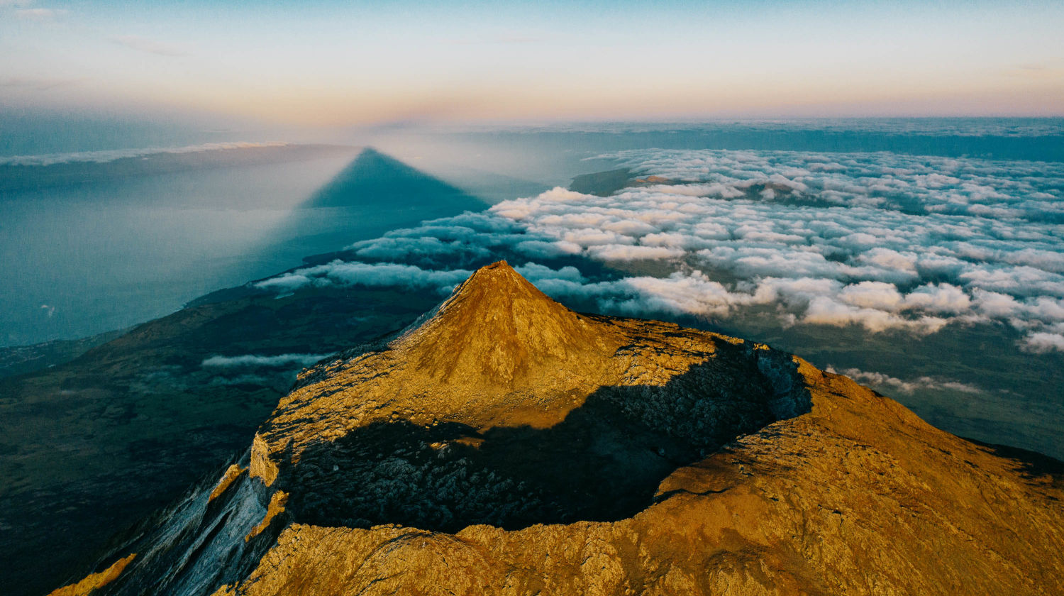 Piquinho, o topo da Montanha do Pico