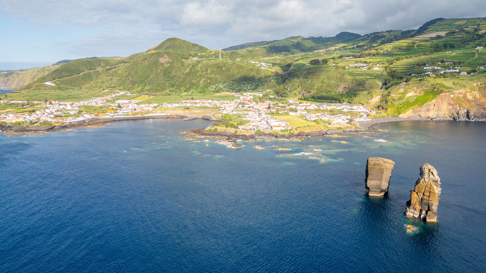 Praia e Ilhéus dos Mosteiros, Ilha de São Miguel, Açores