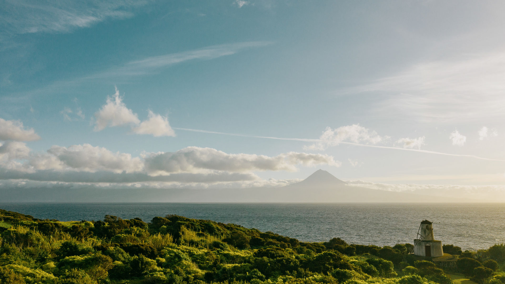 Vista para a Montanha do Pico, Ilha de São Jorge