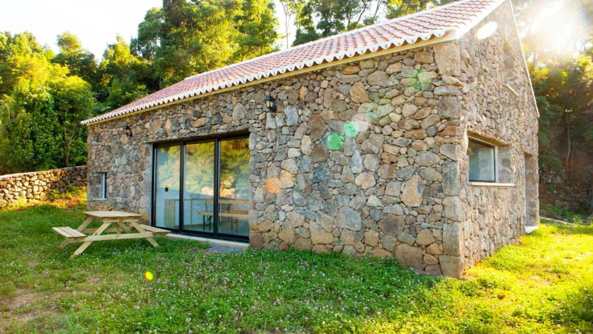 Caparica Azores EcoLodge