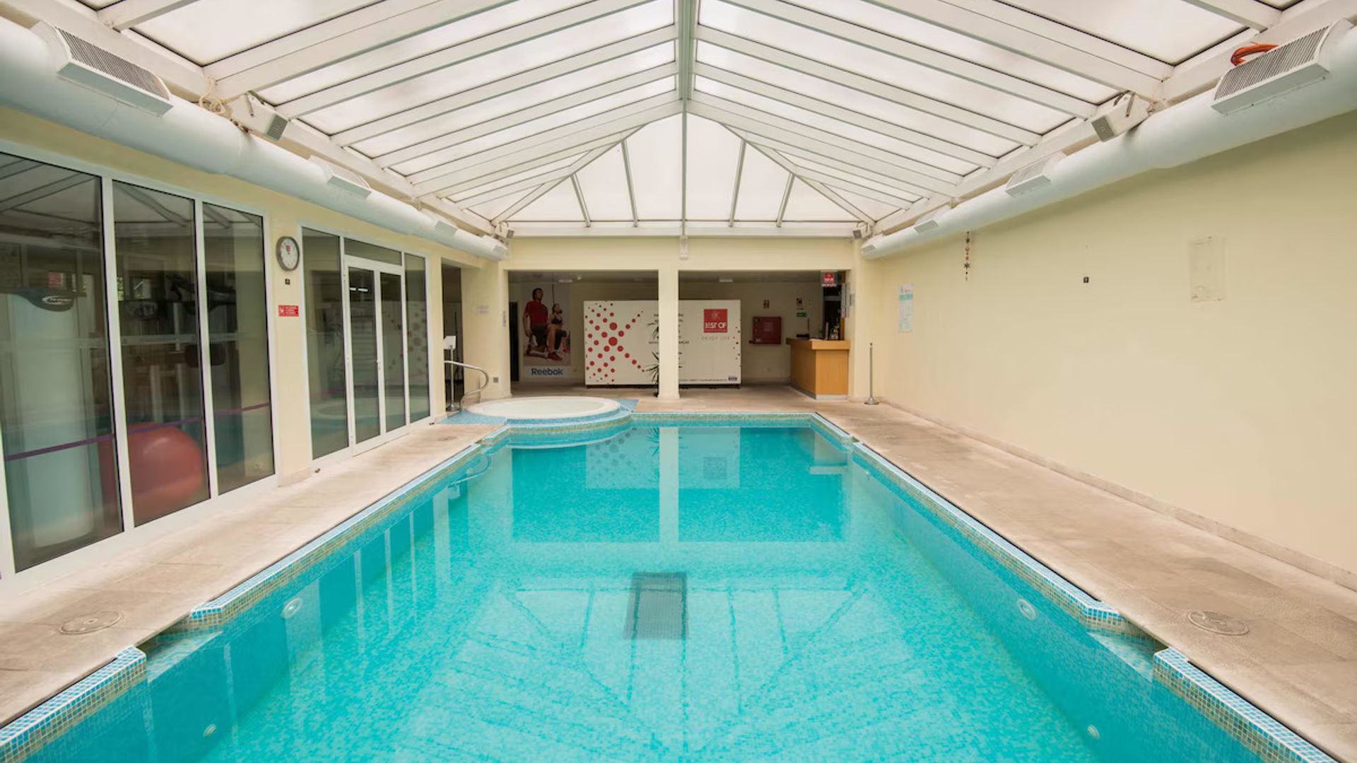 Piscina Interior| ©Azoris Angra Garden