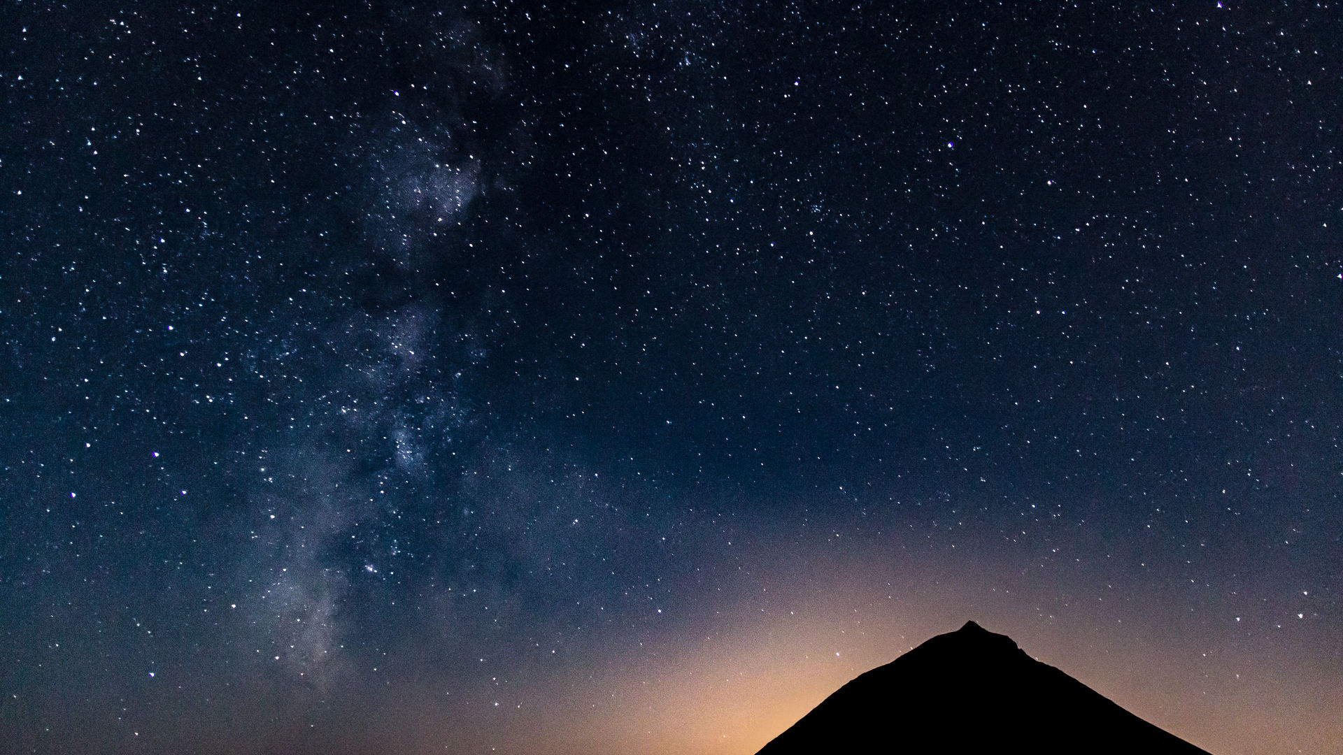 Ilha do Pico à Noite