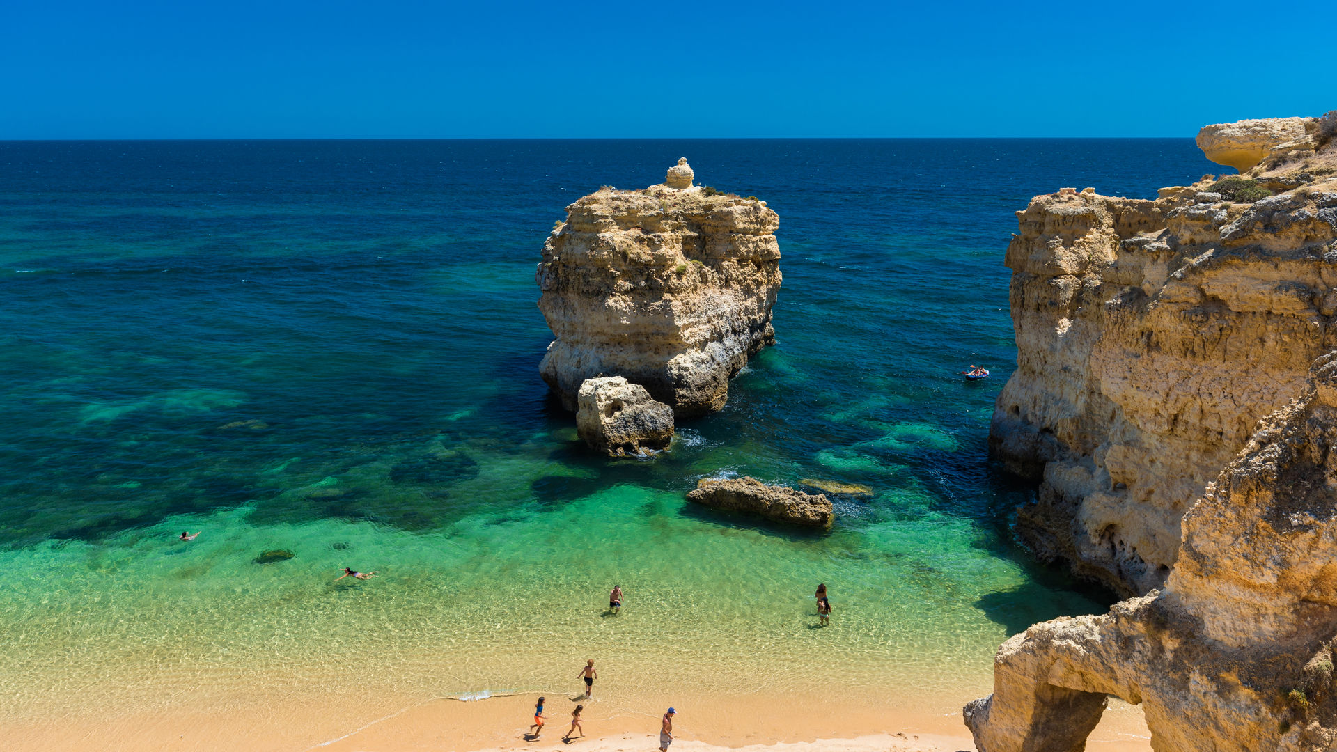 Exploring the Beauty of Praia da Paradinha, Algarve