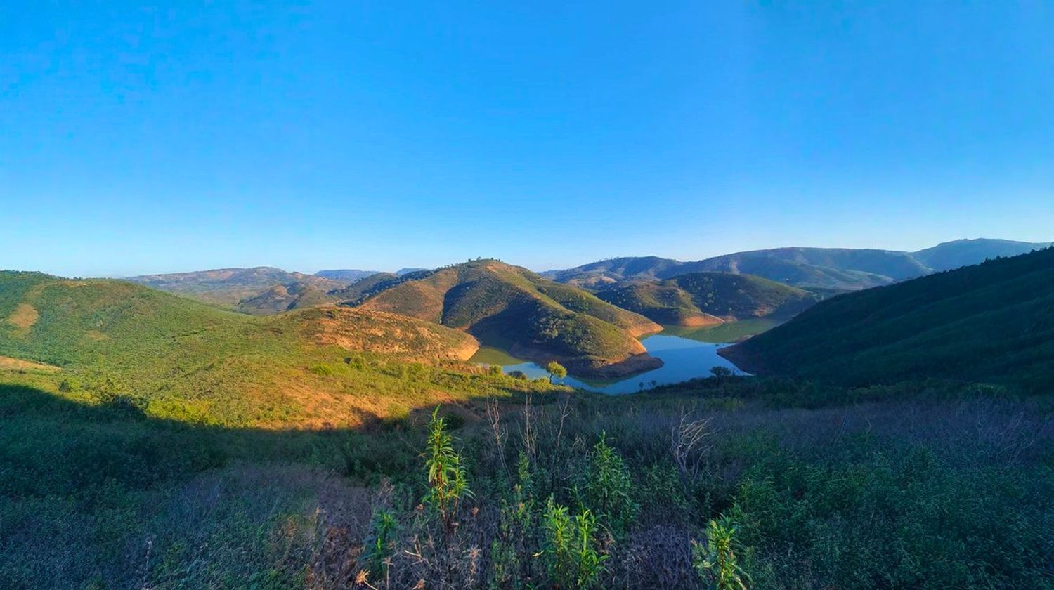 Barragem de Arade, Silves - Included Guided Hike.  Photo by Kiki Trips©