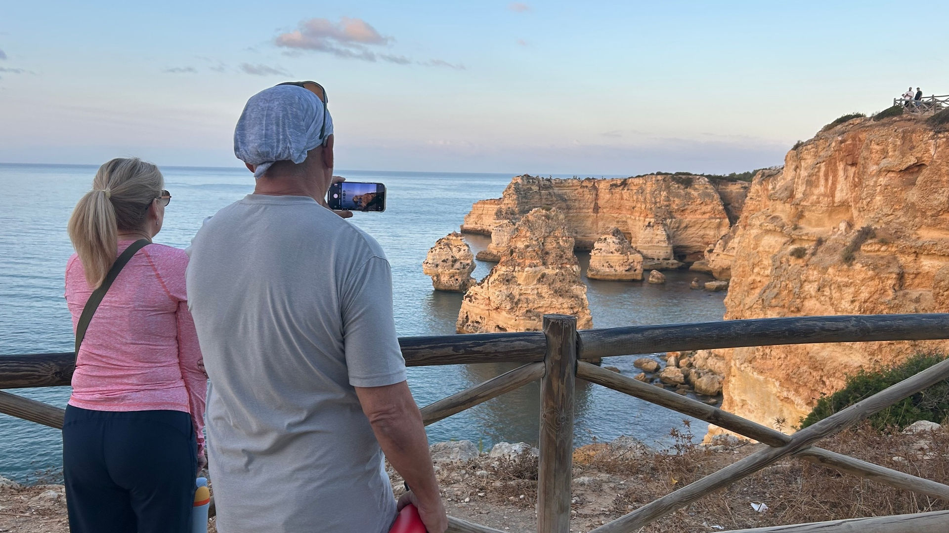 Praia da Marinha, Lagoa - Included Guided Hike. Photo by Blue Xperiences©