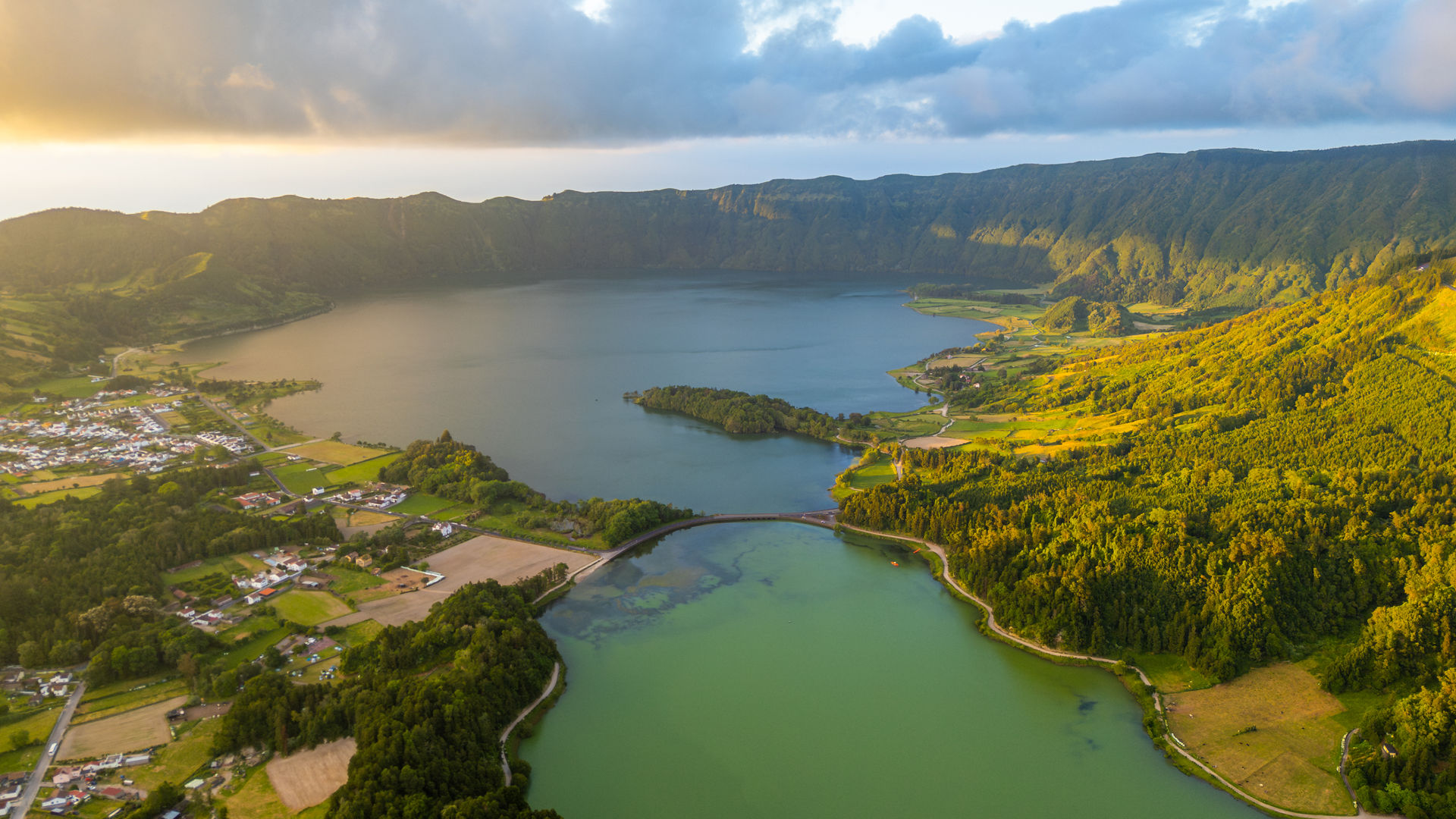 Lagoa das Sete Cidades, São Miguel Island (Hike Included)