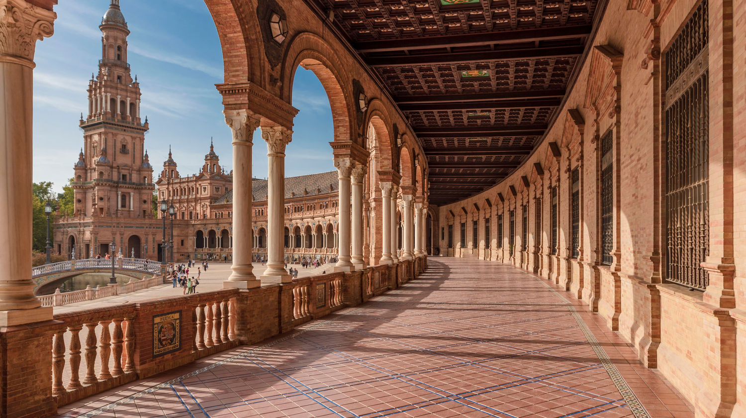 <strong>Seville City Tour (Included)</strong> & Free Afternoon