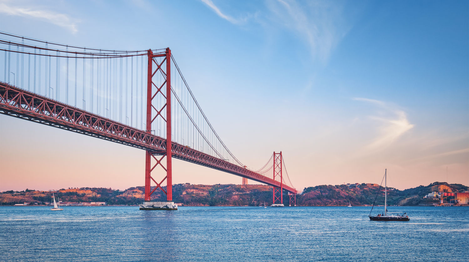 25 de Abril Bridge, Lisbon (Portugal)