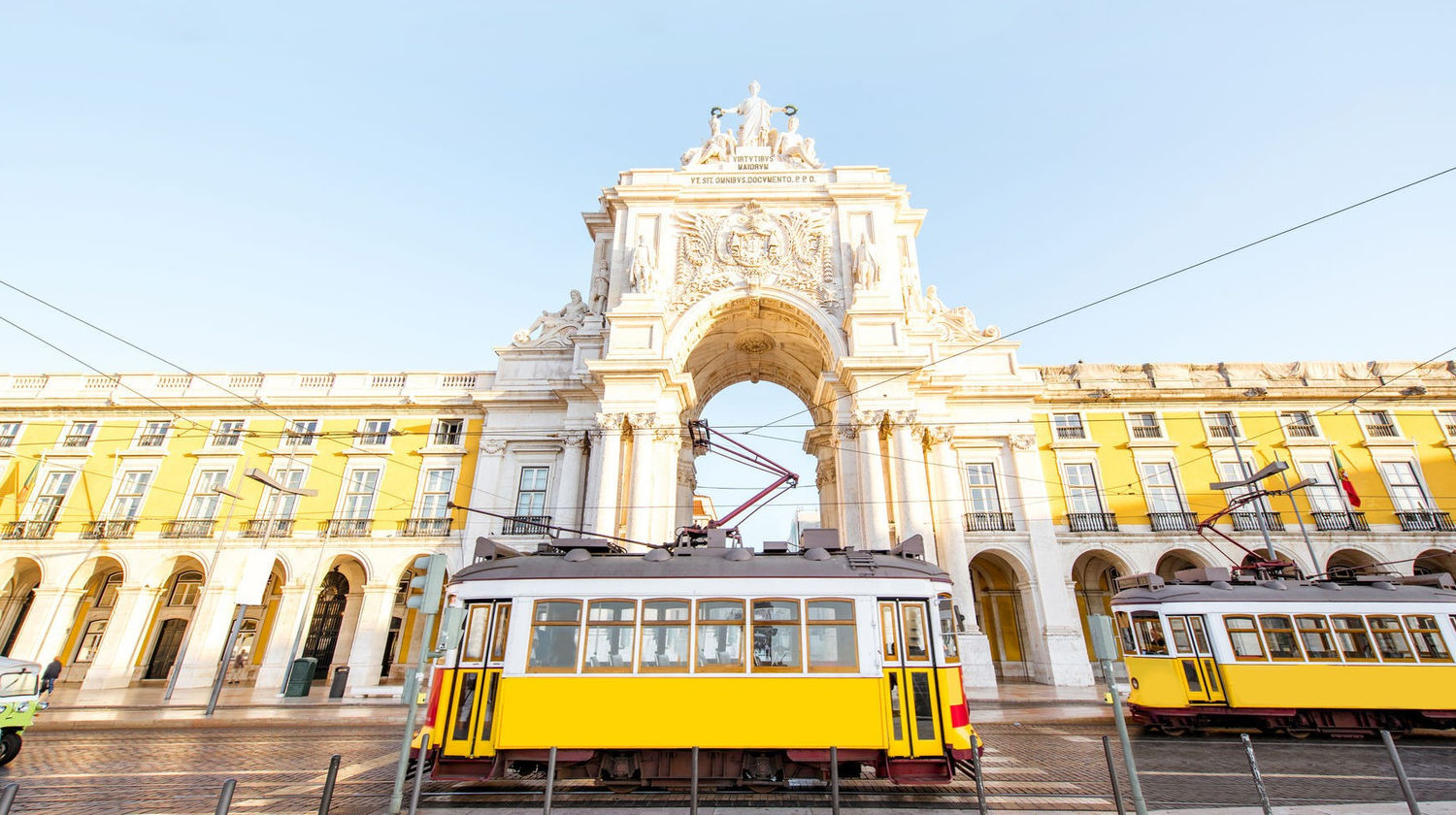 Lisbon's Yellow Trams & Rua Augusta Arch, Lisbon
