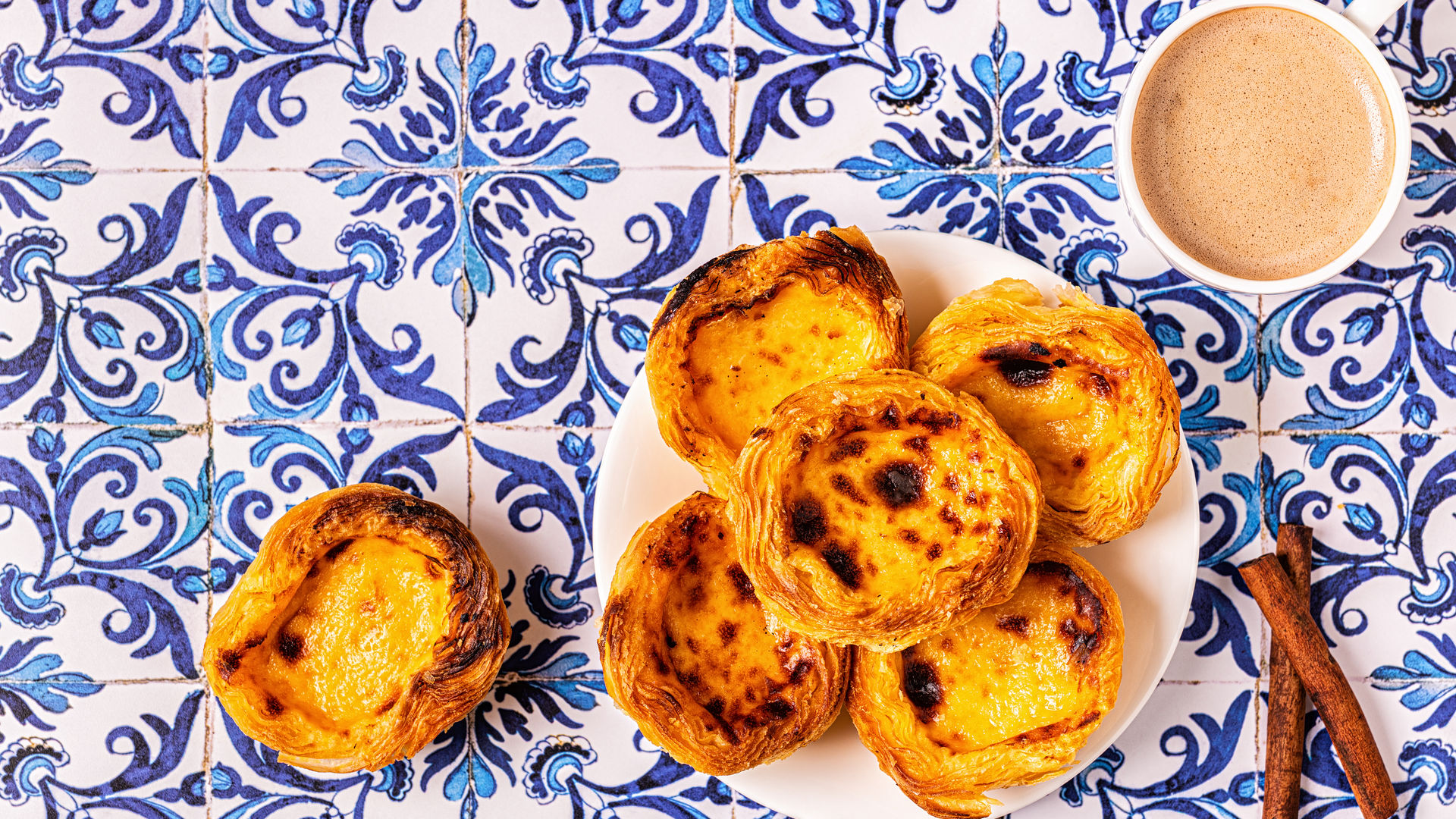 Pastel de nata - traditional portuguese dessert