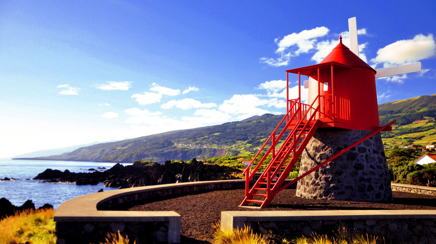 <b>Ferry Trip to Pico Island (approx. 30 minutes)</b>