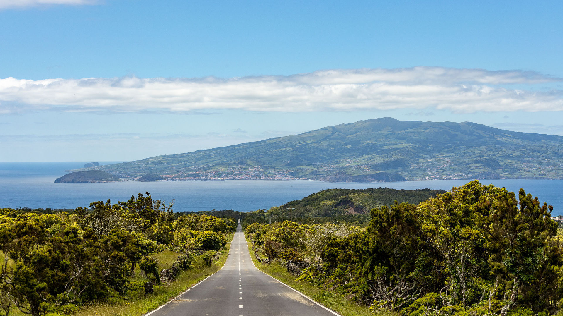 Longitudinal Road (EN3), Pico Island