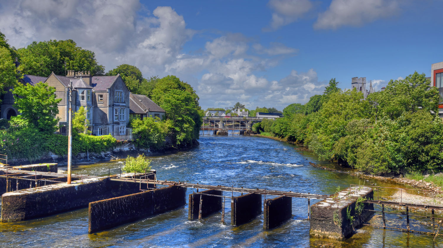 <b>Drive to Galway via the Heart of Ireland</b>